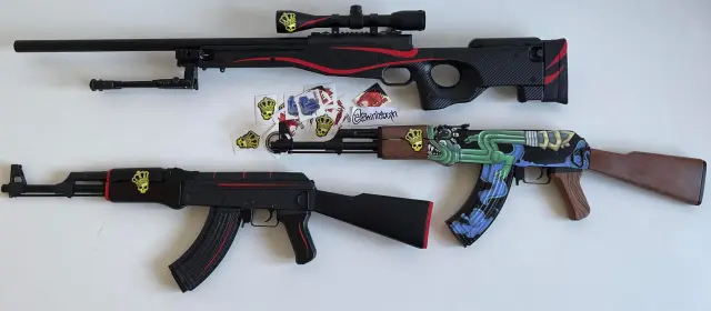 AWP Redline, AK-47 Redline y AK-48 Fire Serpent.