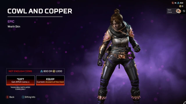 Capucha y piel de espectro de cobre.  La piel normal de Wraith está adornada con adornos de cobre y púrpura.