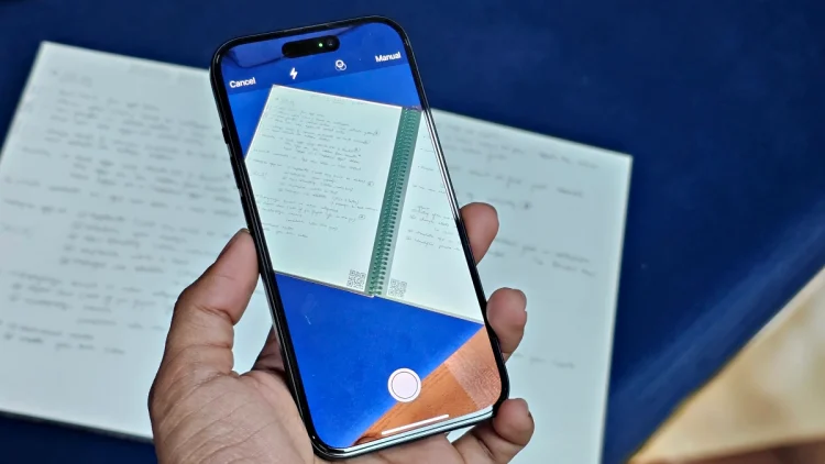 Numeriser des documents directement dans WhatsApp sur iPhone.webp