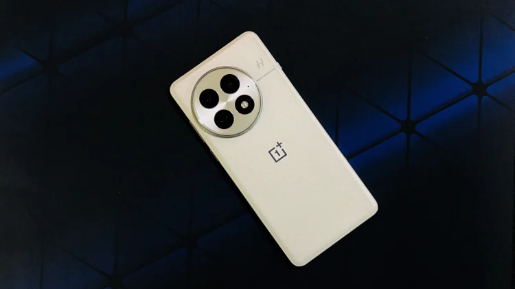 Vous pouvez trouver le OnePlus 13 lorsquil est eteint a.webp