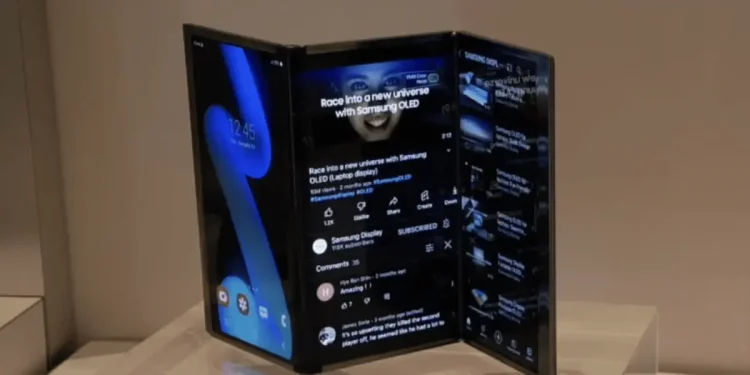 Galaxy G Fold the 1st tripolar phone from Samsung could.webp