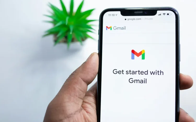 La version de Google dApple Cacher mon e mail arrive.webp