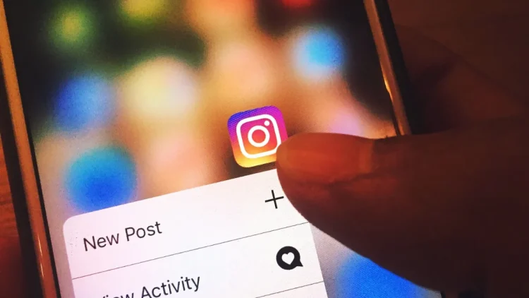 Instagram presente une nouvelle fonctionnalite de melange comment inviter.webp