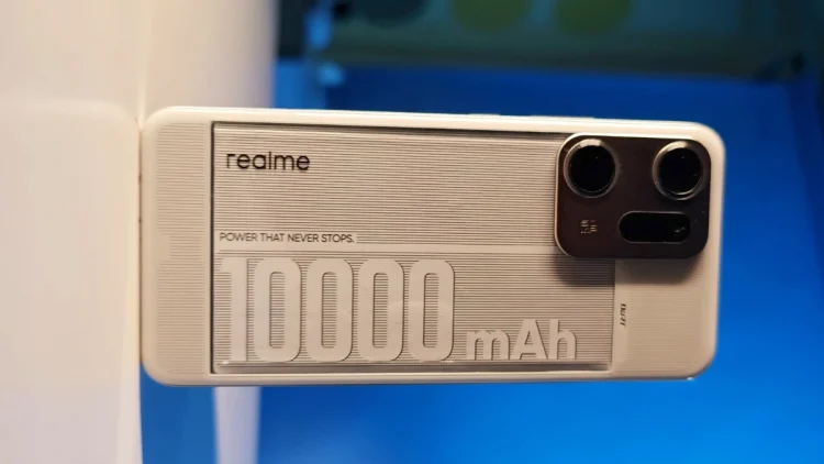 Batterie de 10000mAh Le nouveau telephone de Realme vise.webp