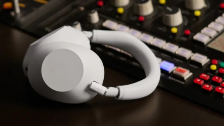 Des ecouteurs Sony WH 1000XM6 lances avec ces 5 nouvelles fonctionnalites.webp